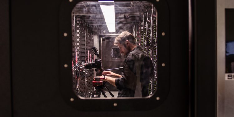 Orada bir datacenter var, uzakta…